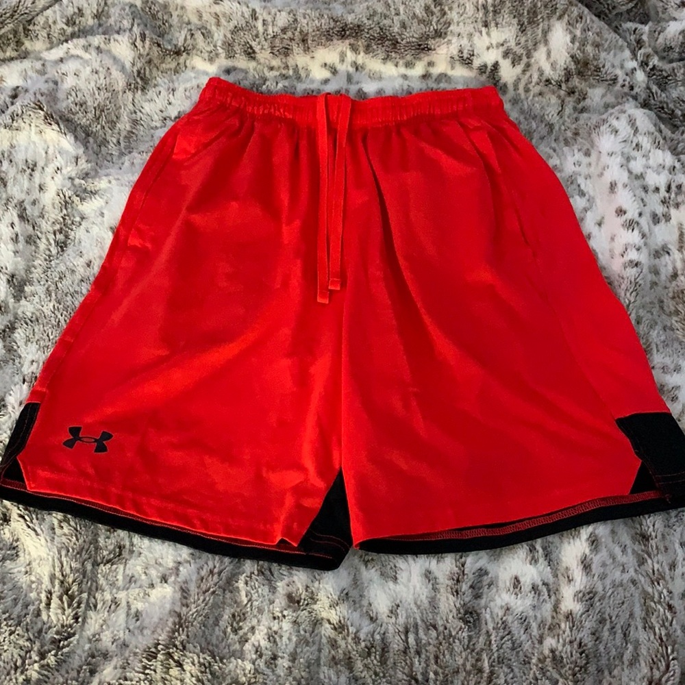 Red under armor shorts size medium men’s